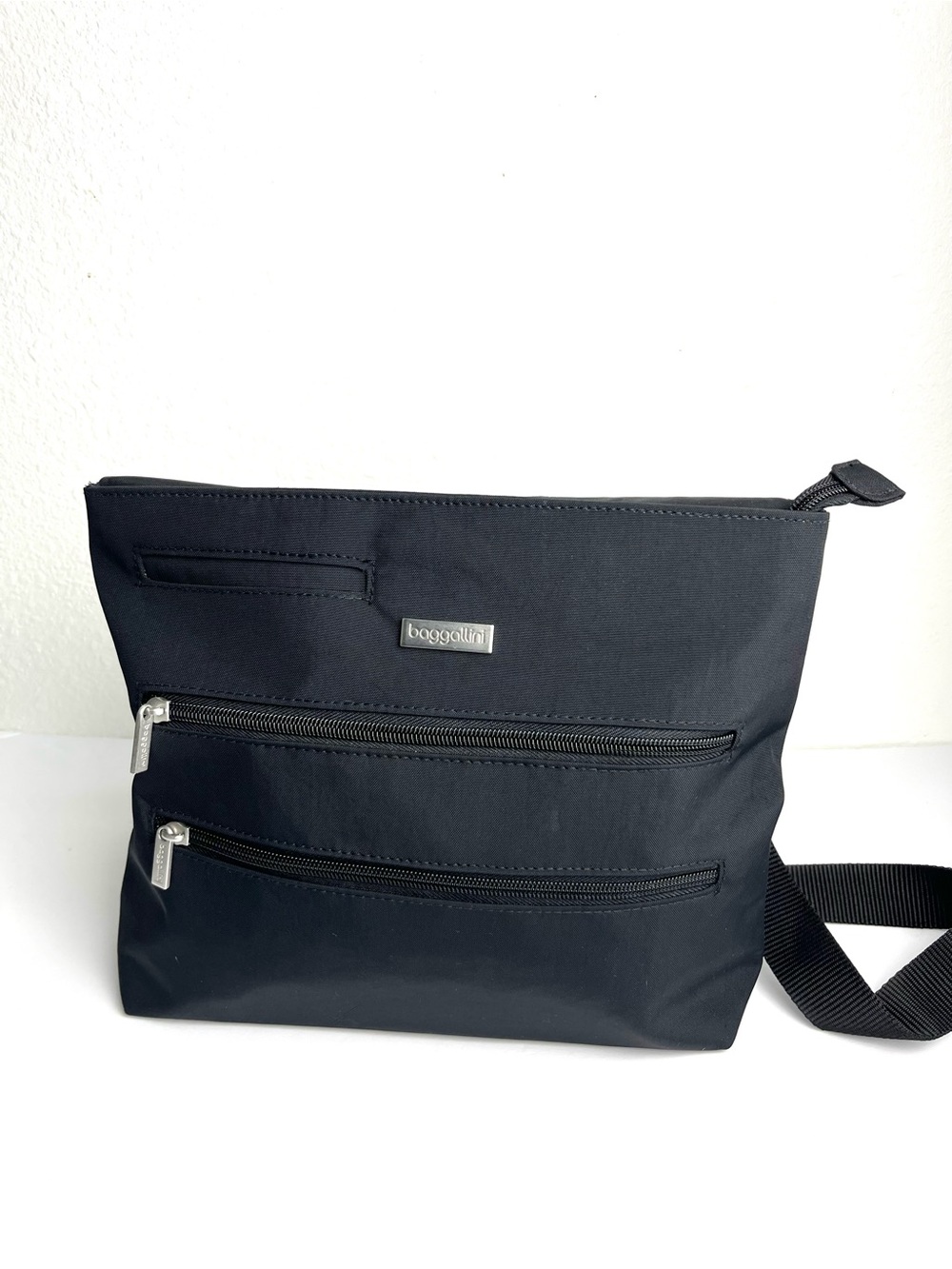 Baggalline NWT Black Travel Crossbody Bag Compact Everyday Sleek Pocket